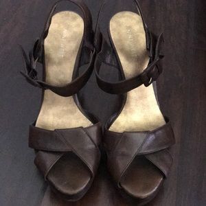 Nine West brown platform sandal